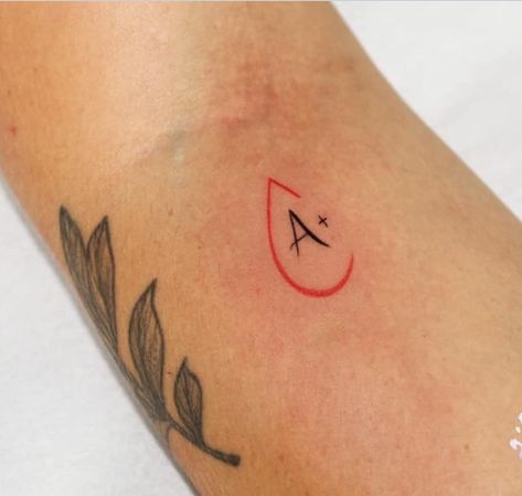 Blood Drop Tattoo, Medical Tattoos For Women, Blood Tattoo Ideas, True Blood Tattoos, Blood Type Tattoo, Blood Tattoo, Tatuagem Masculina Pequena, Medical Tattoo, Tattoo Lettering Styles