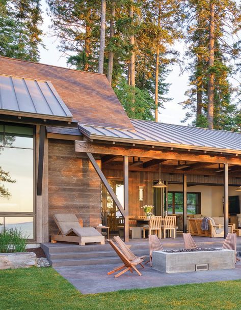 Western Design: Family Time on Flathead Lake - Big Sky Journal Mountain House Backyard, Modern Western Exterior, Chalet Design Exterior, Lake Barndominium, Cabin Home Exterior, River House Exterior, Western Ranch House, Woodsy House, Modern Cabin Exterior