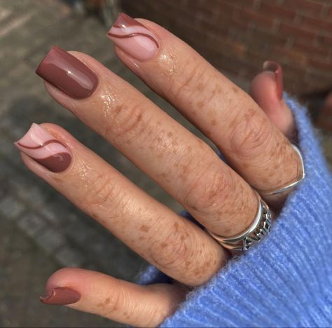 Autumn Builder Gel Nails, Coloured Gel Nails, Builder Gel Short Nails Design, Fall Nails 2023 Square, Biab Nail Design Autumn, Small Nails Ideas, Autumn Nails Square, Best Fall Nail Colors, Coloured Nails