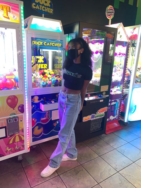 Arcade Fits Aesthetic, Outfit For Arcade, Poses For Arcade, Arcade Outfit Aesthetic, Outfit Ideas For Arcade Date, What To Wear To An Arcade, Arcade Date Outfit Ideas, Carnival Date Outfit, Arcade Aesthetic Outfit