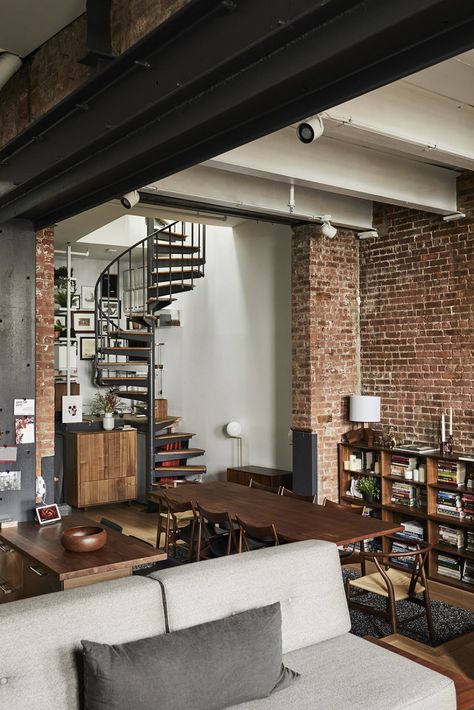 Brooklyn Loft Apartment, New Yorker Loft, Ny Loft, New York Bedroom, Brooklyn Loft, Loft Style Apartments, Nyc Loft, Architecture Renovation, Loft Interior Design