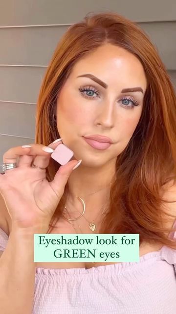 Natural Eyeshadow For Green Eyes, Green Eyes Pink Eyeshadow, Seint Eyeshadow Looks For Green Eyes, Seint Makeup For Redheads, Makeup For Copper Hair Green Eyes, Makeup For Light Green Eyes, How To Make Green Eyes Pop Tutorials, Makeup For Redheads With Green Eyes, Seint Lullaby Eyeshadow