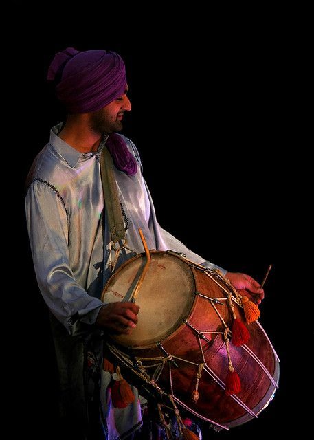 The drummer. Punjab Punjab Culture, Punjabi Culture, Amazing India, Indian Dance, Indian Folk Art, Folk Dance, We Are The World, Indian Art Paintings, World Photography