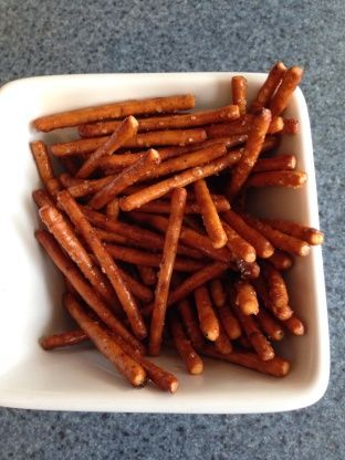 I recommend  making 1.5 of the sauce to cover a 16oz bag of pretzels.  I also recommend sprinkling kosher salt and brown sugar over the top every time you stir. Spicy Pretzels, Pretzel Snacks, Pretzels Recipe, Superbowl Snacks, Sweet Snacks Recipes, Appetizer Dips, Snack Mix, Pretzels, Sweet Snacks