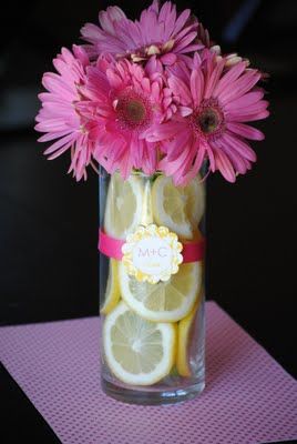 lemons and flowers Daisy Centerpieces, Lemon Centerpieces, Pink Lemonade Party, Pink Gerbera, Small Vases, Gerber Daisy, Lemonade Party, Summer Brunch, Baby Shower Brunch