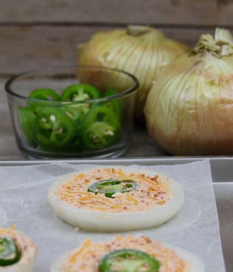 Stuffed Onion Rings, Jalapeno Popper Dip Recipe, Onion Rings Recipe, Veggie Box, Jalapeno Popper Dip, Jalapeno Popper, Vidalia Onions, Appetizer Bites, Jalapeno Poppers