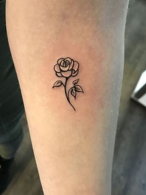 20 Cute Small Rose Tattoos for Women - Styles 2020 #womentattoos #tattoos #flowertattoo Little Rose Tattoos, Simple Rose Tattoo, Small Wave Tattoo, White Rose Tattoos, Rose Flower Tattoos, Tato Henna, Rose Tattoos For Women, Petit Tattoo, Small Rose Tattoo