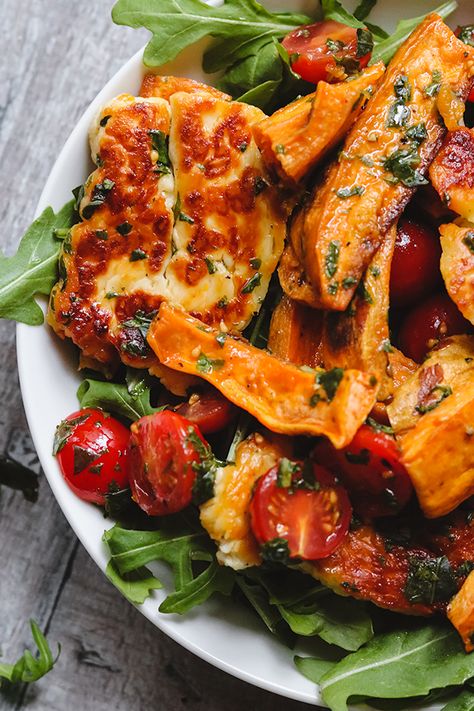 Fried Halloumi, Halloumi Salad, Individual Salads, Vegetarian Thanksgiving, Sweet Potato Wedges, Fun Salads, Thanksgiving Dishes, Salad With Sweet Potato, Make Ahead Meals