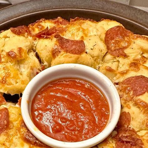 Brian Kramp on Instagram: "Made “Pull Apart Pepperoni Pizza Bread” tonight and it was delicious! 16 oz cut up pizza dough 1/2 stick of melted butter 1/2 cup pepperoni 1 cup mozzarella cheese Italian seasoning 25 minutes at 450 in 12 inch Springform Pan" Pepperoni Bread Pillsbury, Pepperoni Pull Apart Bread Bundt Pans, Pull Apart Pizza Spring Form Pan, Cheesy Pepperoni Pull Apart Bread, Pepperoni Pizza Bread, Pull Apart Pepperoni Pizza Bread Springform Pan, Pull Apart Pizza Bread, Yummy Things To Bake, Pan Pizza