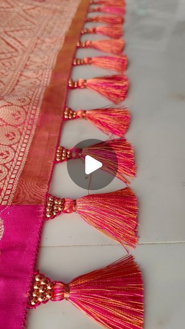 Latkan Saree Pallu, Tassel Crafts Diy, Kuchulu For Sarees, Saree Latkan Design, Saree Tassels Designs Latest, Saree Latkan, Saree Tassel, Saree Kuchu New Designs, Tassels Designs