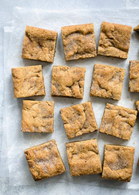 Chewy Chai Blondies - Broma Bakery Chai Blondies, Broma Bakery, Blondies Recipe, Vanilla Chai, Baking Sweets, Savoury Dishes, Healthy Dessert, Dessert Bars, Bars Recipes