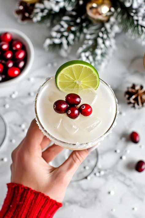 Easy White Christmas Margarita Recipe - Insanely Good Holiday Drink Recipes Christmas, Christmas Party Drink Recipes, Christmas Alcoholic Drinks, Christmas Margarita Recipe, White Christmas Margarita, Quick Drink Recipes, Christmas Margarita, Christmas Cocktails Easy, Disney Cocktails