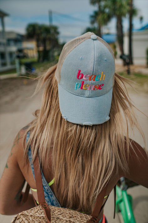 The perfect trucker hat for colorful beach vacay aesthetic you're chasing after! Vacay Aesthetic, Here To Slay, Beach Vacay, Beach Please, Us Beaches, Beach Look, Picture This, Sandy Beaches, Beach Babe