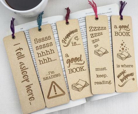 Unique Diy Crafts, Bookmarks Quotes, Wooden Bookmarks, Handmade Bookmarks Diy, Wood Burn Designs, Bookmarks For Books, Creative Bookmarks, Woodburning Projects, Bookmark Craft