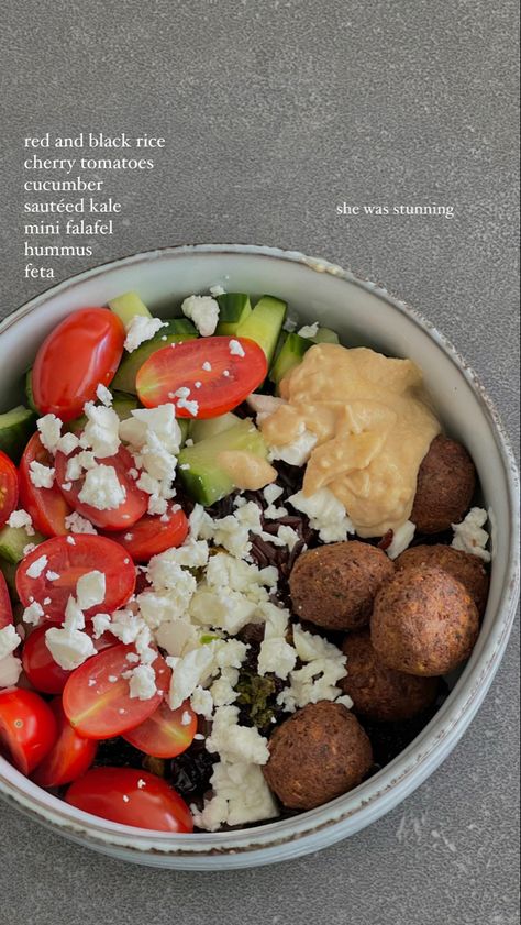 Falafel Bowl Aesthetic, Falafel Ideas, Mediterranean Diet Aesthetic, Falafel Bowl, Mediterranean Lunch, Mediterranean Bowl, Lunch Aesthetic, Greek Diet, Falafel Salad