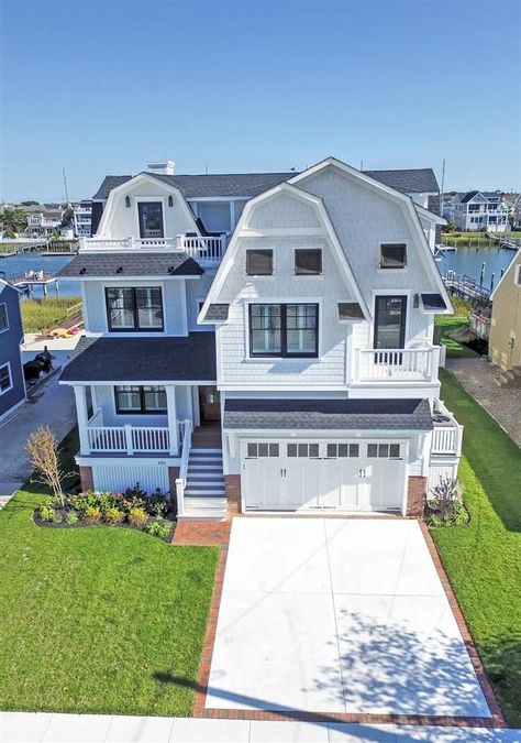 Family Beach House Exterior, Nj Beach House, Avalon Nj, Huge Bedrooms, Nj Beaches, Engineered Oak Flooring, Homes Exterior, Beach House Exterior, Luxury Beach House