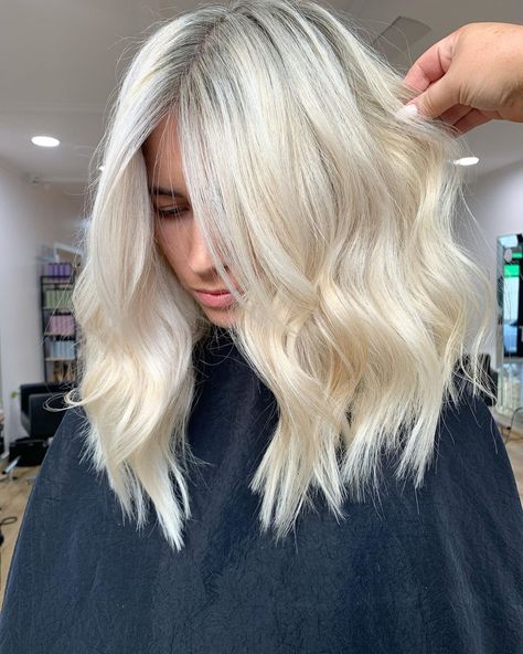 WOLLONGONG HAIR SALON on Instagram: “That thick blonde hair got me like 🤤 @lakmecolour full HD foils roots only pl+30vol toner 0.00+10.20+2.6% @olaplexau no.2 #lakmecolour…” Thick Blonde Hair, Blonde Foils, Winter Blonde, Hair Inspired, Hairstyles Pictures, Cool Blonde Hair, Hair Dyes, Cool Blonde, Hair Colours