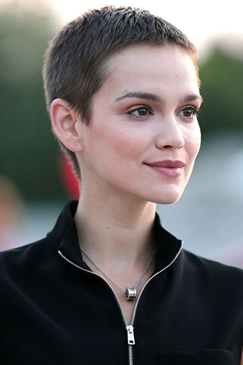 Short Hair and Half-Up Styles: Casual and Cute Buzzed Hair Women, Super Short Haircuts, Buzzed Hair, Girls Short Haircuts, Really Short Hair, Summer Haircuts, Very Short Haircuts, Super Short Hair, Edgy Short Hair