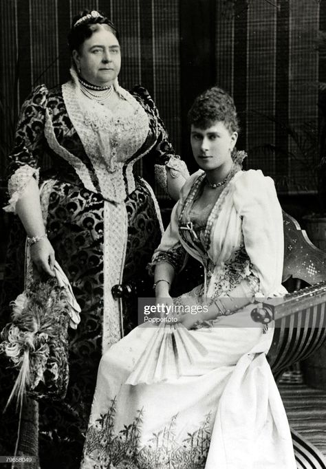 News Photo : circa 1891, Princess Mary of Teck, who was to... Queen Mary Of England, Mary Of Teck, Queen Victoria Family, Rainha Elizabeth Ii, Queen Alexandra, Reine Elizabeth Ii, English Royalty, Elisabeth Ii, British Royal Families