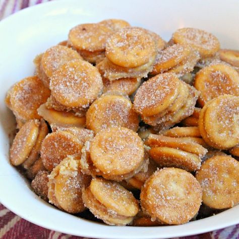 Ritz Churro Bites are so addictive!!... - Incredible Recipes Churro Bites Recipe, Ritz Bits, Churro Bites, Study Snacks, Churros Recipe, Ritz Crackers, Incredible Recipes, Snack Mix, Sweet Taste