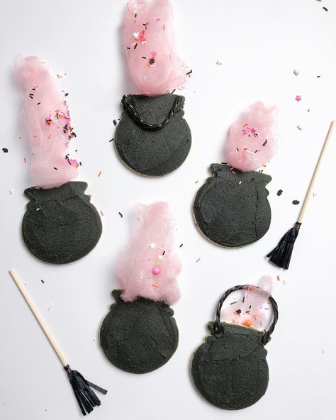 SALT & CONFETTI on Instagram: “sugar cookie cauldrons & cotton candy potion? witch, please. . . . . . . . . . . . #ineedtherecipefor #saltandconfetti…” Candy Cauldron, Potion Witch, Candy Witch, Witch Please, Pastel Halloween, Love Potion, Fall Halloween, Cotton Candy, Confetti