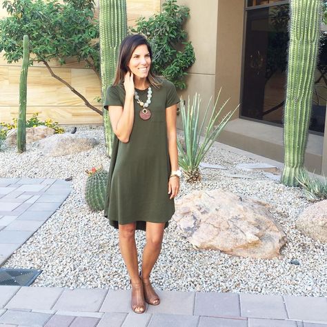 LuLaRoe Carly dress in olive green, LOVE this outfit! Cute Knee Length Dresses, Olive Green Dress Casual, Outfit Style Ideas, Knee Length Dresses Casual, Green Dress Casual, Lula Roe, Olive Dress, Olive Green Dresses, Lularoe Outfits