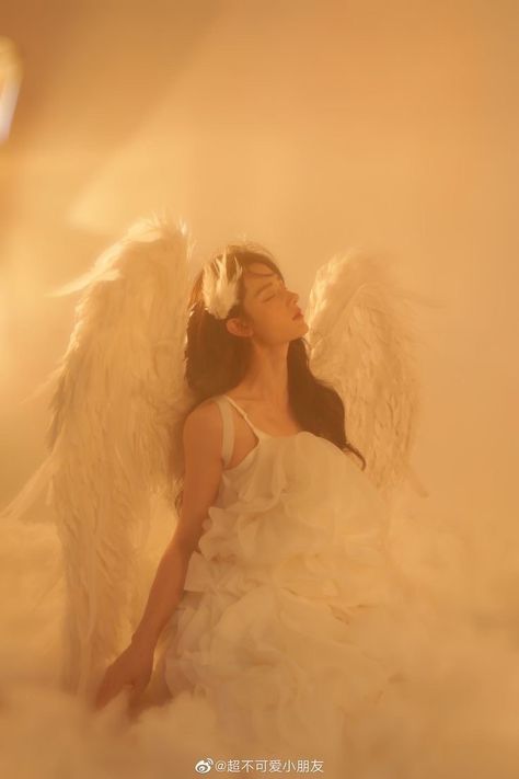 Debut Photoshoot, Ethereal Aesthetic, Angel Aesthetic, Photoshoot Concept, Poses References, Pose Reference Photo, Portrait Poses, Birthday Photoshoot, Photo Reference