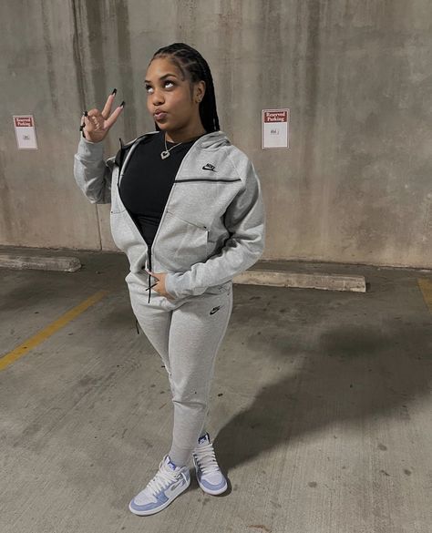 Grey Nike Tech Outfit, Nike Tech Outfit, Grey Nike Tech, Tech Outfit, Fleece Outfit, Slay Outfits, Shein Outfits, Swag Outfits For Girls, Tomboy Outfits