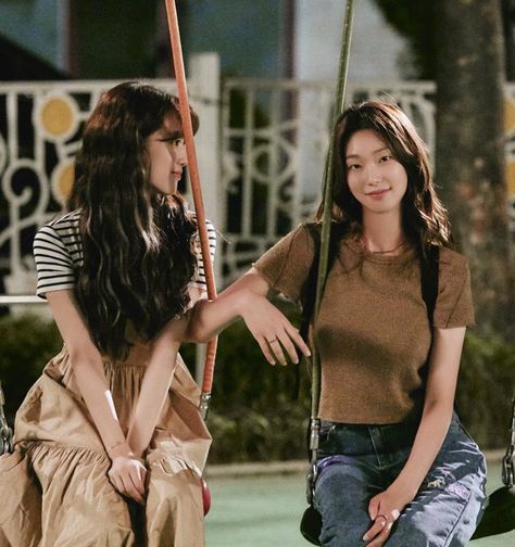 Yoon Sol Nevertheless, Sol And Jiwan, Yoon Seo Ah, Yoon Sol, Couple Photography Poses, Pose Reference Photo, Couple Aesthetic, Best Couple, Girl Crush