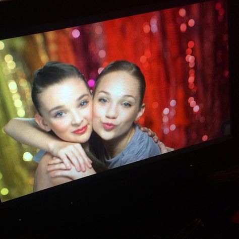 Kendall And Maddie, Maddie Dance Moms, Dance Moms Season 5, Dance Moms Clips, Dance Moms Memes, Dance Moms Moments, Dance Moms Maddie, Dance Moms Cast, Dance Moms Pictures