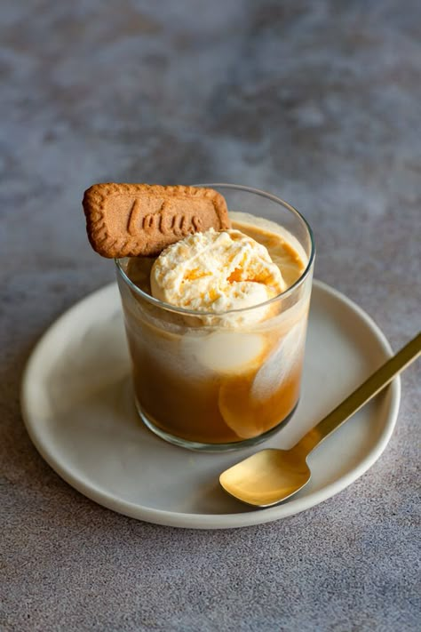 Biscoff Affogato - Hein van Tonder - Food Photographer & Stylist Cafe Food Photography, Ice Cream With Coffee, Cafe Desserts, Affogato Recipe, Affogato Coffee, Peppermint Crisp, Ice Cream Coffee, Dessert Cafe, Espresso Recipes