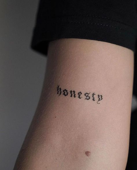 Dna Tattoo, Private Tattoos, Grunge Tattoo, Mommy Tattoos, Type Tattoo, Text Tattoo, Tattoo Font, Stylist Tattoos, Knee Tattoo