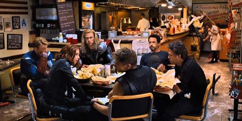 Avengers Shwarma, Black Widow And Hawkeye, Superhero Movie, Avengers 2012, Avengers 1, Mark Ruffalo, First Tv, Jeremy Renner, Avengers Movies