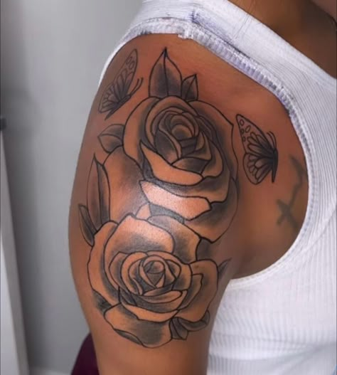 Shoulder Tattoo Black Woman, Quarter Sleeve Tattoos For Women Shoulder, Roses Half Sleeve Tattoo, Pretty Shoulder Tattoos For Women, Shoulder Tattoos For Black Women, Cute Shoulder Tattoos For Black Women, Female Sleeve Tattoo Black Women, Baddie Shoulder Tattoo, Quarter Sleeve Tattoos For Women