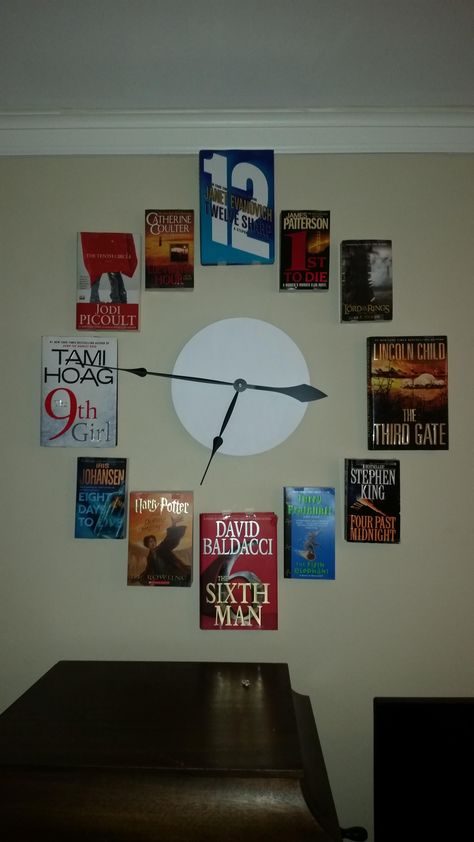 THis is so freaking genius, and I want it NOW!!!  Book O'Clock - Album on Imgur Book Clock, White Clocks, Family Diy, Book Wall, Cottage Ideas, Library Displays, Bright Ideas, Diy Clock, Book Display