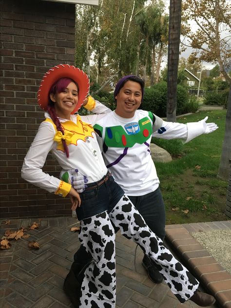 Tot Story Costumes, Buzz And Jesse Couples Costume, Buzz Lightyear And Jessie Costume, Buzz And Jessie Costume Couple, Jesse And Buzz Costume, Jessie And Buzz Costume, Buzz And Jessie Costume, Tickets Printable Free, Girlfriend Costumes