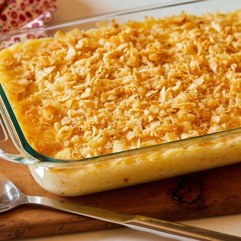 Funeral Potatoes by Ree Drummond Noodle Kugel Recipe, Cowboy Food, Pioneer Woman Recipes, Ree Drummond, How To Cook Potatoes, Cheesy Potatoes, Potato Casserole, Pioneer Woman, Potato Chips