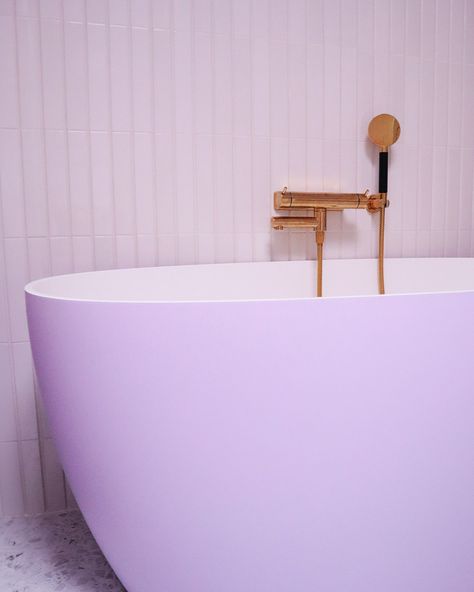 Purple bathtub like @‌natalifikas? We´ve got your back! In fact, with Mora X Collection you can pick and choose whichever color you want from the NCS-color palette. Purple Bathtub, Purple Interior, Got Your Back, Pastel Purple, Your Back, Bathrooms, Color Palette, Cabin, Pastel