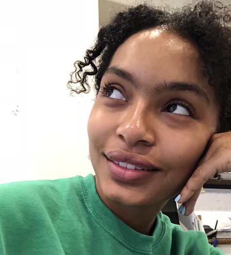 Curly Updos, Birthday Quote, Yara Shahidi, Dark Brows, Thick Brows, Full Brows, Curly Updo, Back Back, Royalty Aesthetic