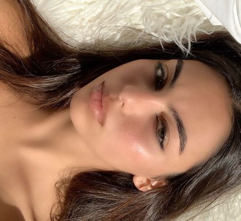 NICOLE on Instagram: “don’t turn ur phone😡” Nicole Sahebi, Work Makeup Looks, Work Makeup, Natural Glowy Makeup, Face Aesthetic, Swag Girl Style, Bare Face, Glowy Makeup, Angel Face