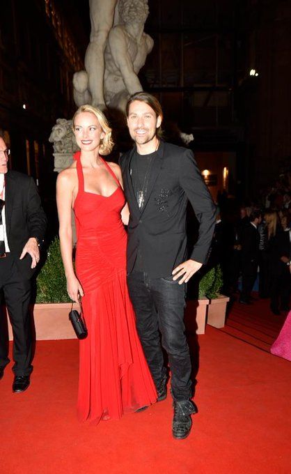 Twitter Caroline Campbell, Best Violinist, David Garrett, Violinist, Classical Music, Mermaid Formal Dress, One Shoulder Formal Dress, Actors, Formal Dresses