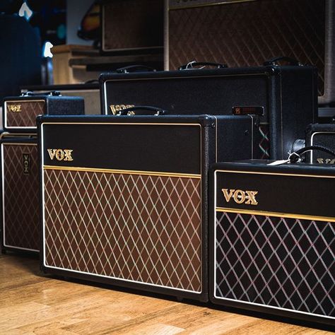 Vox Design, Vox Amplifiers, Breakfast Shop, Vox Amp, Learn Guitar Chords, Boutique Guitar, Wah Pedal, Guitar Photos, Guitar Photography