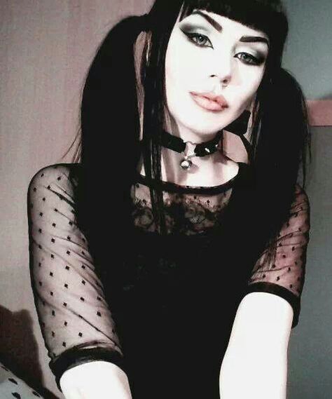 Pigtails are still the most kickass hairstyle ever (and I love that shirt as well.) Goth Pigtails, Goth Glam, Goth Hair, Victorian Goth, Goth Women, Goth Beauty, Gothic Makeup, Goth Makeup