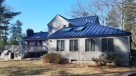 For homeowners, 2018 color trends for metal roofing are all about standing out from the crowd #roofcolor #metalroof #trendy Blue Metal Roof Houses Color Combos, Blue Roof House Colors Exterior Paint, Metal Roof Houses Color Combos, Blue Metal Roof, Metal Roof Paint, Residential Metal Roofing, Jj House, Outside House Colors, Metal Roof Houses