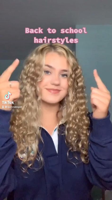 Easy and Quick Summer Hairstyles For Curly Hair Follow for more on insta -swimmergirlquinn tiktok - quinnabigail Triangle Hair, Curly Hair Videos, Cute Curly Hairstyles, Hair Kids, Curly Hair Styles Easy, Hairdos For Curly Hair, Curly Hair Inspiration, Back To School Hairstyles, Curly Girl Hairstyles