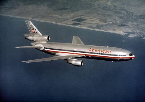 Airplane Photos, Douglas Aircraft, Vintage Airline, American Air, Old Planes, Dc 10, Passenger Aircraft, Vintage Aviation, Vintage Airlines