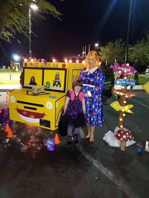 School Themed Trunk Or Treat, Miss Frizzle Trunk Or Treat, Trunk Or Treat Reading Theme, Magic School Bus Trunk Or Treat Ideas, Trunk Or Treat Magic School Bus, Book Character Trunk Or Treat, Book Theme Trunk Or Treat, Magic School Bus Trunk Or Treat, School Trunk Or Treat