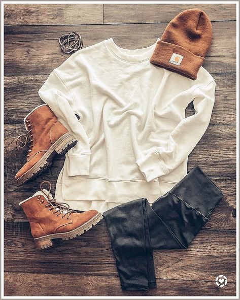 Winter Camp Outfits - Never miss the amazing and greatest offer. Click to visit and discover more! Green Leggings Outfit, Fall Camping Outfits, Carhartt Beanies, Camp Outfits, Leggings Outfit, Green Leggings, Camping Outfits, Cute Fall Outfits, Casual Work Outfits