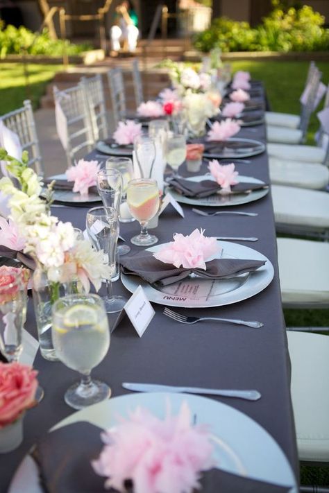 Pink And Grey Table Setting, Pink Grey Wedding Theme, Pink And Gray Wedding Centerpieces, Pink And Gray Wedding Decorations, Pink Grey Wedding Decoration, Grey And Light Pink Wedding, Gray Party Decorations, Wedding Table Decorations Pink, Charcoal Wedding