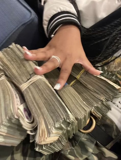 Cash Stacks, Stacks Of Money, Prayer Vision Board, Vision Board Success, Life Goals Future, Fake Account, Money Vision Board, Vision Board Images, Vision Board Photos